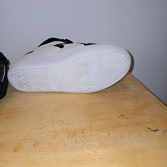 Black and White High-Top Sneakers - Picture 6 of 7